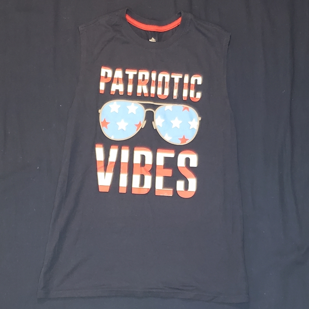 😎 Patriotic Vibes Sleeveless Shirt